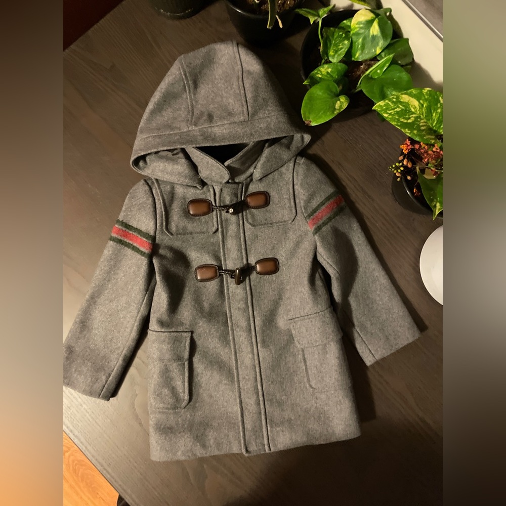 GUCCI Kids Wool Coat Jacket. Made in Italy. Size 36M. Removable hood. Warm wool